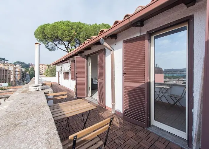 San Peter's - Cosy Renovated Penthouse דירה *